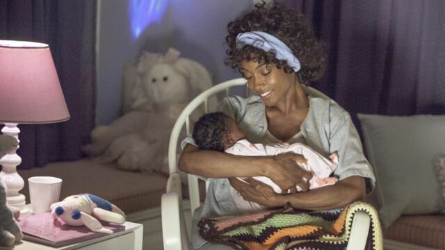 Vignette du programme télé Le destin brisé de Whitney Houston : la chute d&#039;une étoile