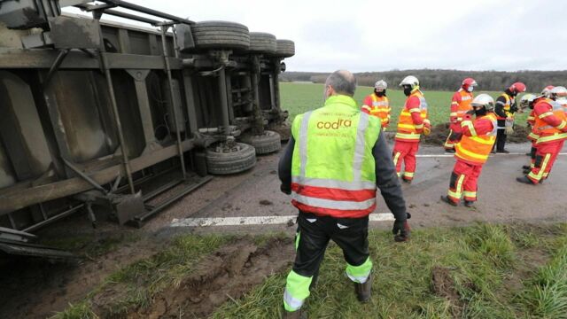Vignette du programme télé 100 jours avec les dépanneurs de l&#039;autoroute