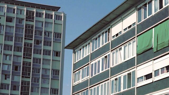 Vignette du programme télé Jusqu&#039;ici... tout va bien, la banlieue au cinéma