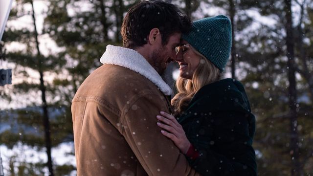 Vignette du programme télé Coup de foudre sous les flocons