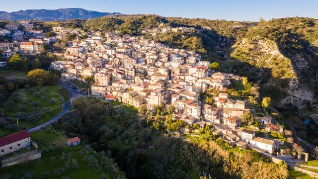 Vignette du programme télé Riace, un village italien ouvert au monde
