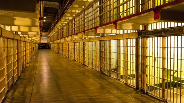 Vignette du programme télé Enquêtes mystérieuses - Saison 1