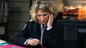 Vignette du programme télé Candice Renoir (Petite négligence accouche d'un grand mal) S9 (1/10)