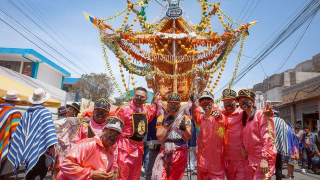 Vignette du programme télé Au-delà des nuages : les Andes - Les peuples des volcans