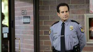 Vignette du programme télé Monk (Monk joue les vigiles) S6 (12/16)