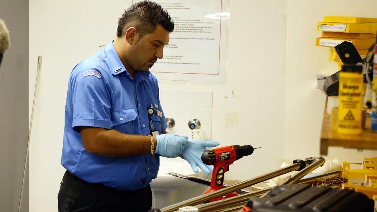 Vignette du programme télé Douanes sous haute surveillance