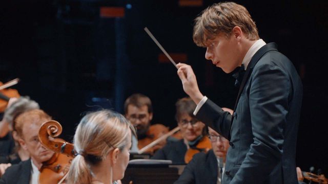 Vignette du programme télé Klaus Mäkelä dirige Chostakovitch avec Sol Gabetta