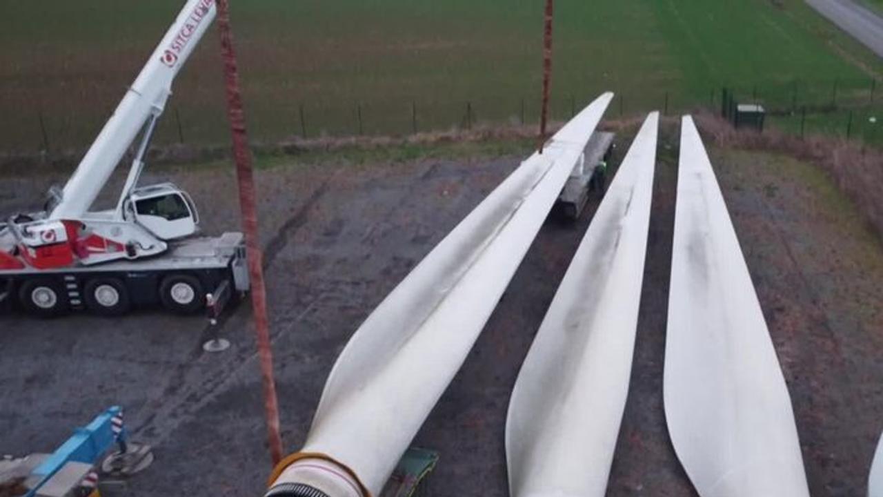 Vignette du programme télé Convois exceptionnels : transports de l'extrême en famille