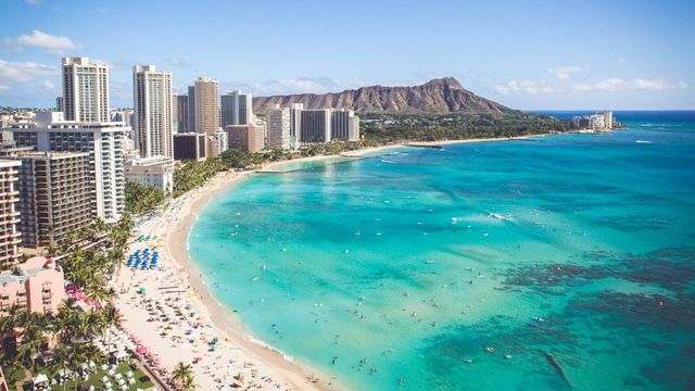 Vignette du programme télé Un jour ailleurs