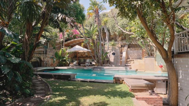 Vignette du programme télé L'agence : l'immobilier de luxe en famille - Saison 6