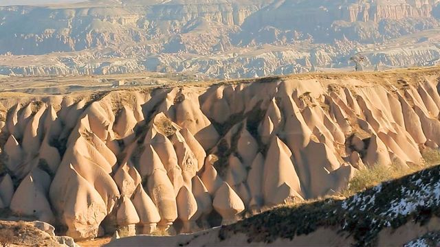 Vignette du programme télé La route de la soie et autres merveilles