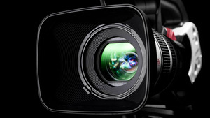 Vignette du programme télé Petits secrets en famille (Des mensonges et des roses - Famille Benamour)