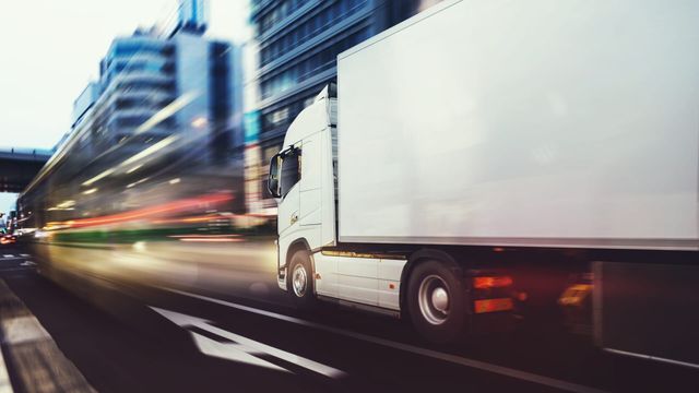 Vignette du programme télé Les routiers : profession chauffeur poids lourd - Saison 2