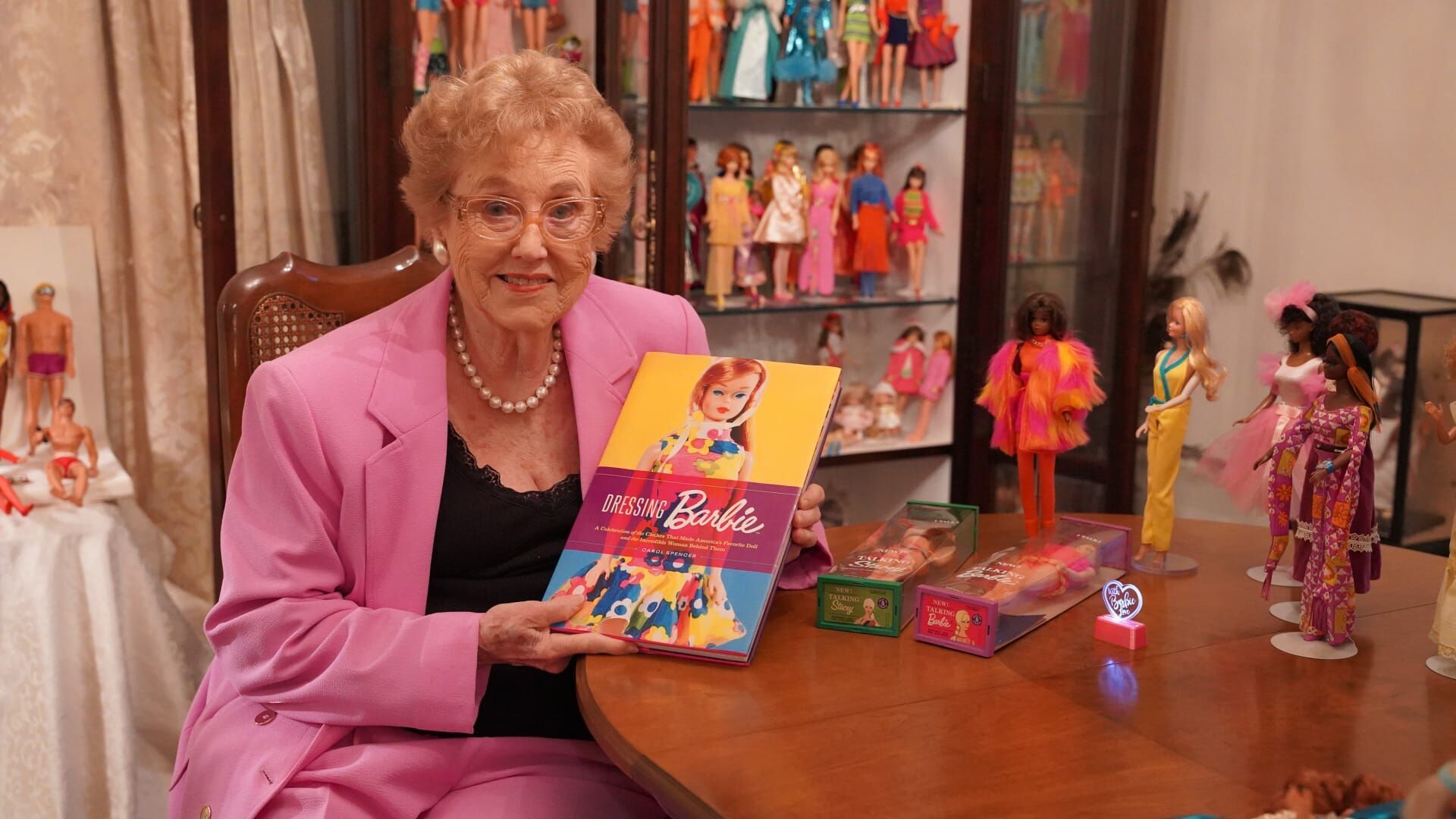 Vignette du programme télé La véritable histoire de Barbie