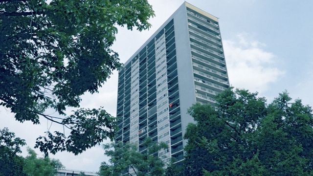 Vignette du programme télé Jusqu'ici... tout va bien, la banlieue au cinéma