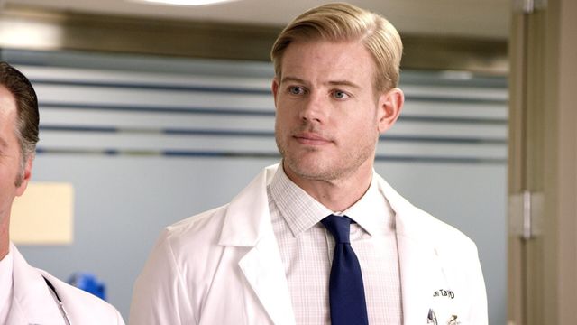 Vignette du programme télé Coup de foudre dans l'ascenseur