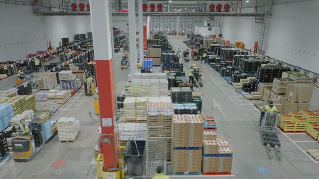 Vignette du programme télé Hypermarchés : dans les coulisses d'un géant de la grande distribution