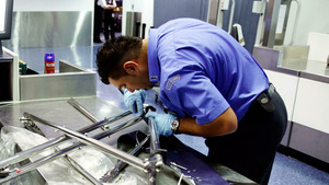 Vignette du programme télé Douanes sous haute surveillance S14 (n°13)