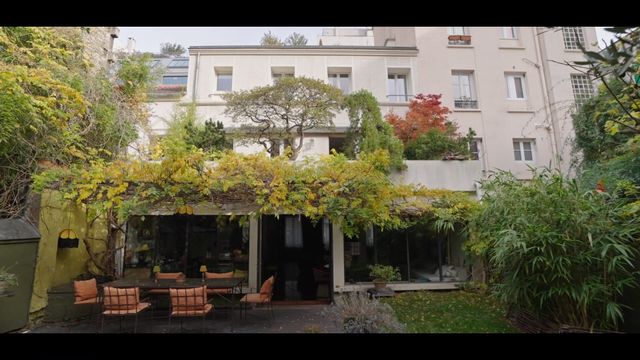 Vignette du programme télé L'agence : l'immobilier de luxe en famille - Saison 6