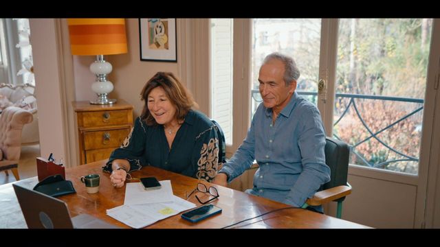 Vignette du programme télé L'agence : l'immobilier de luxe en famille - Saison 6