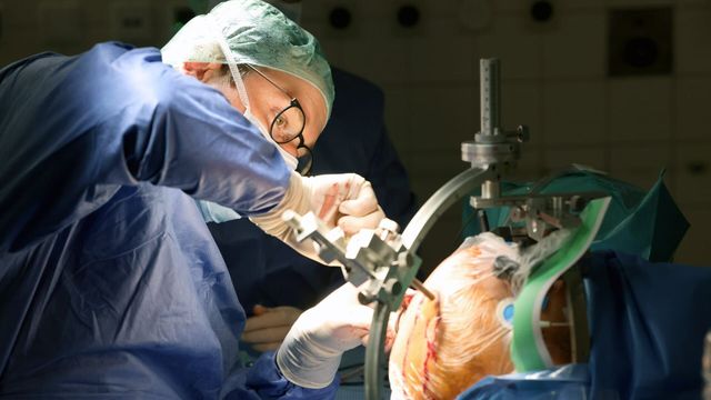 Vignette du programme télé Soigner Parkinson, l'épilepsie, la dépression : La stimulation cérébrale, un nouvel espoir