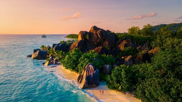 Vignette du programme télé Un jour ailleurs