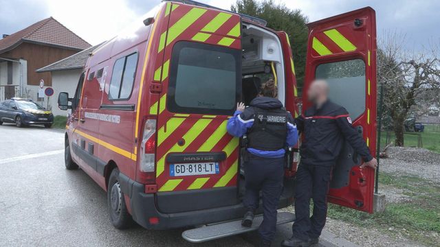 Vignette du programme télé 100 jours avec les gendarmes des Alpes - Saison 1