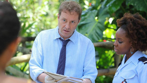 Vignette du programme télé Meurtres au paradis (Meurtre au zoo) S8 (2/8)