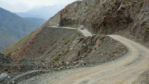 Vignette du programme télé Les routes de l'impossible (Birmanie, trompe-la-peur) S11 (4/13)