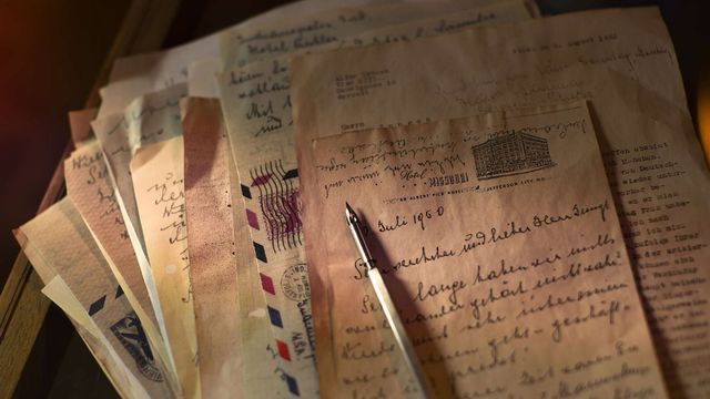 Vignette du programme télé Comment les nazis ont spolié ma grand-mère : l'histoire du livre de cuisine d'Alice