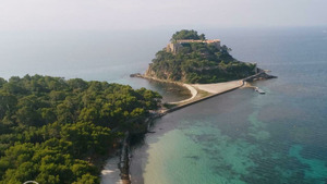 Vignette du programme télé Les 100 lieux qu'il faut voir (Les secrets des îles de Méditerranée) S8 (9/9)