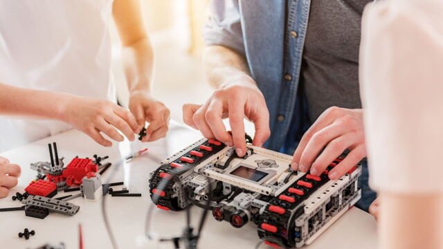 Vignette du programme télé Lego Masters : extra brique