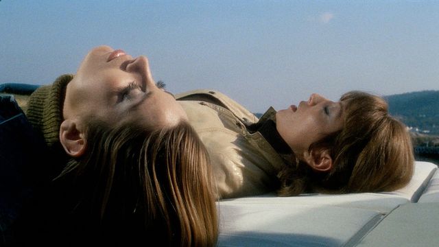 Vignette du programme télé Les biches