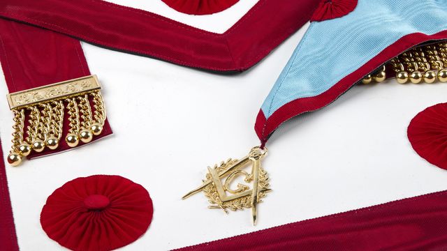 Vignette du programme télé Dans les secrets des francs-maçons