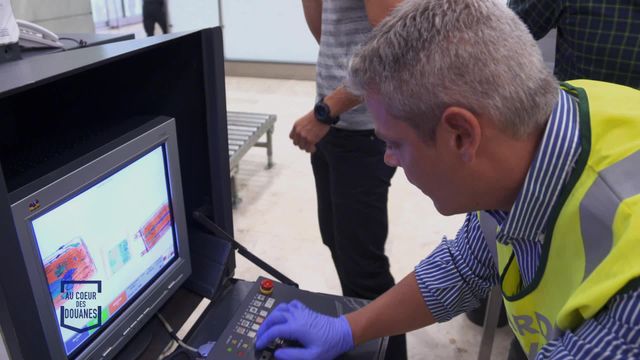 Vignette du programme télé Au coeur des douanes : Espagne - Saison 3