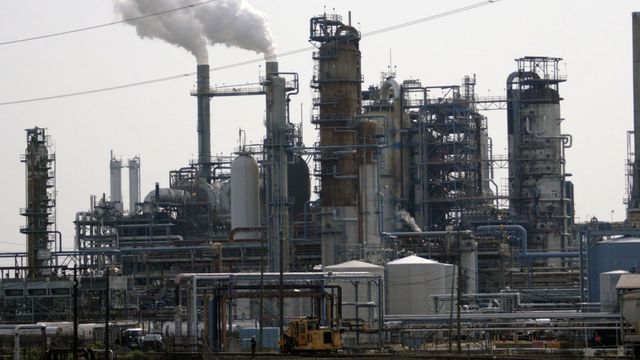 Vignette du programme télé Pétrole, un lobby tout-puissant