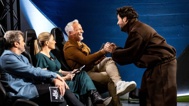 Vignette du programme télé Au micro ! Une nouvelle voix pour le foot