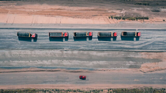 Vignette du programme télé Camions XXL : les rois du convoi exceptionnel