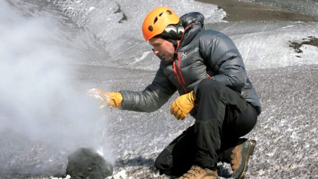 Vignette du programme télé Des volcans et des hommes