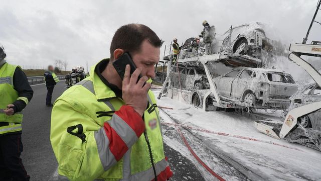 Vignette du programme télé 100 jours avec les dépanneurs de l'autoroute - Saison 3