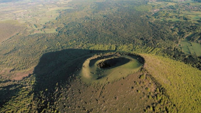 Vignette du programme télé Des volcans et des hommes