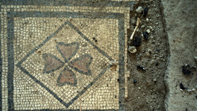 Vignette du programme télé Pompéi, les secrets de la femme aux bijoux