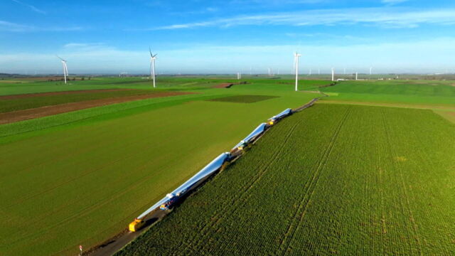 Vignette du programme télé Camions XXL : les rois du convoi exceptionnel