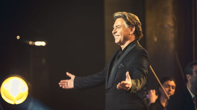 Vignette du programme télé Roberto Alagna aux Folies Bergère, le concert anniversaire