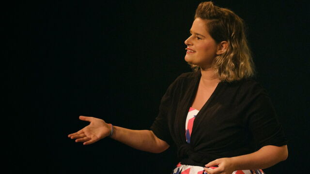 Vignette du programme télé Elodie Poux : Le syndrome du Playmobil