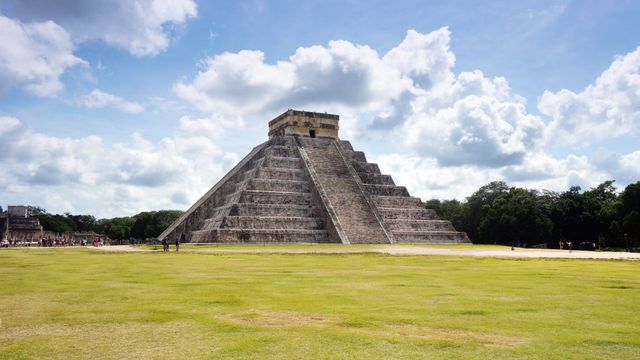 Vignette du programme télé Les 10 lieux les plus extrêmes de la planète