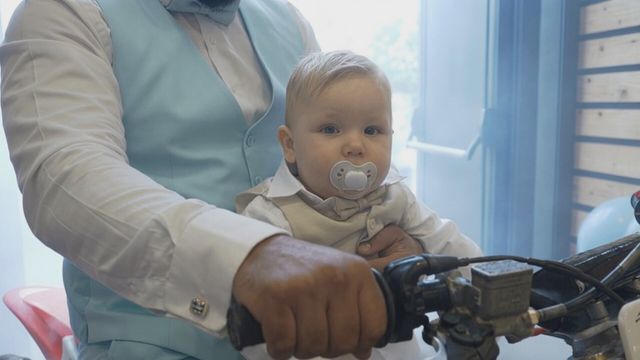 Vignette du programme télé Incroyables familles gitanes, tout pour mon bébé