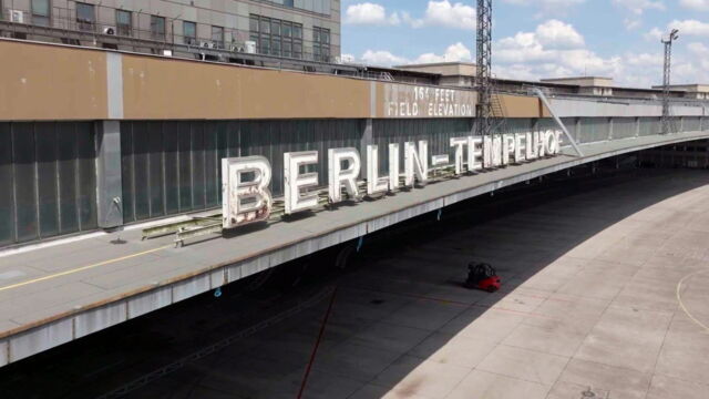 Vignette du programme télé L'aéroport de Berlin-Tempelhof : Une porte vers la liberté