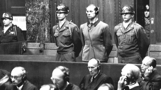 Vignette du programme télé La traque des nazis