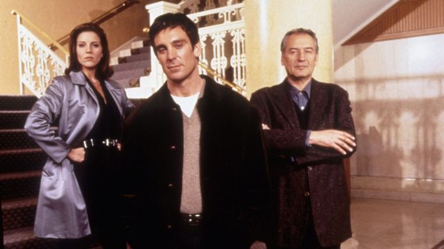 Vignette du programme télé Le Caméléon - Saison 2